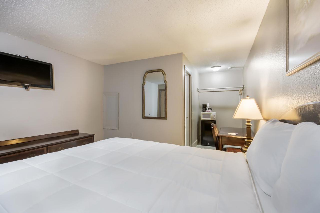 Americas Best Value Inn Woodward At 8Th St Exteriér fotografie