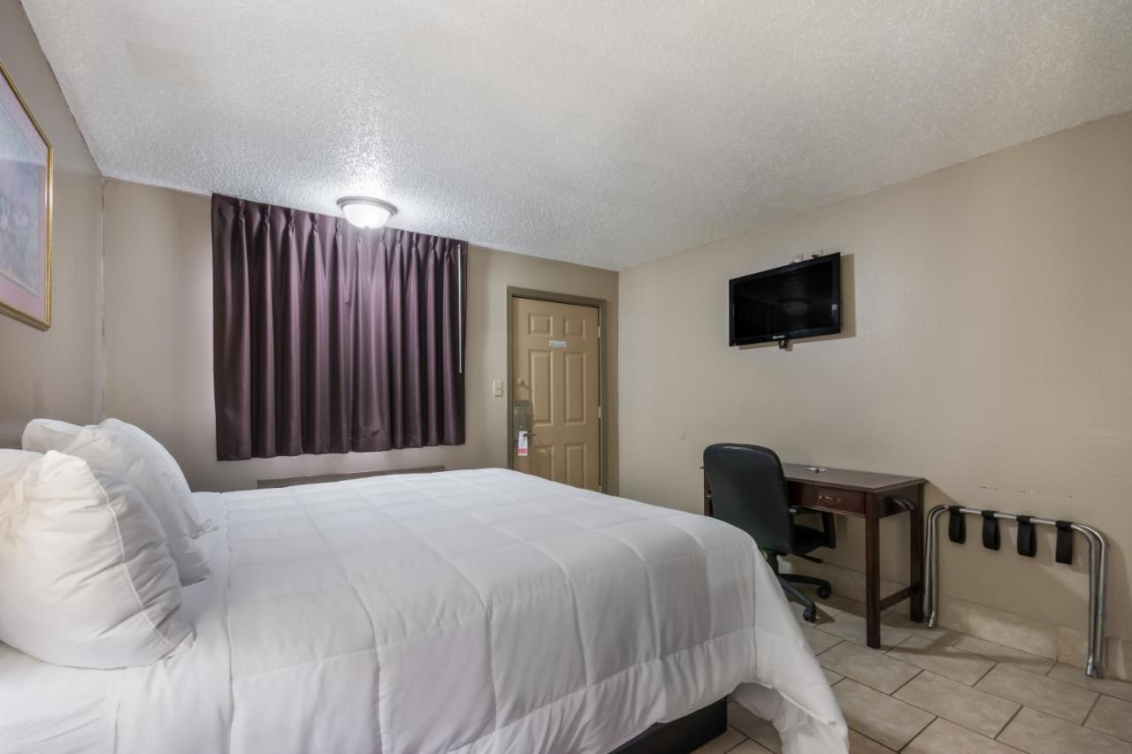 Americas Best Value Inn Woodward At 8Th St Exteriér fotografie