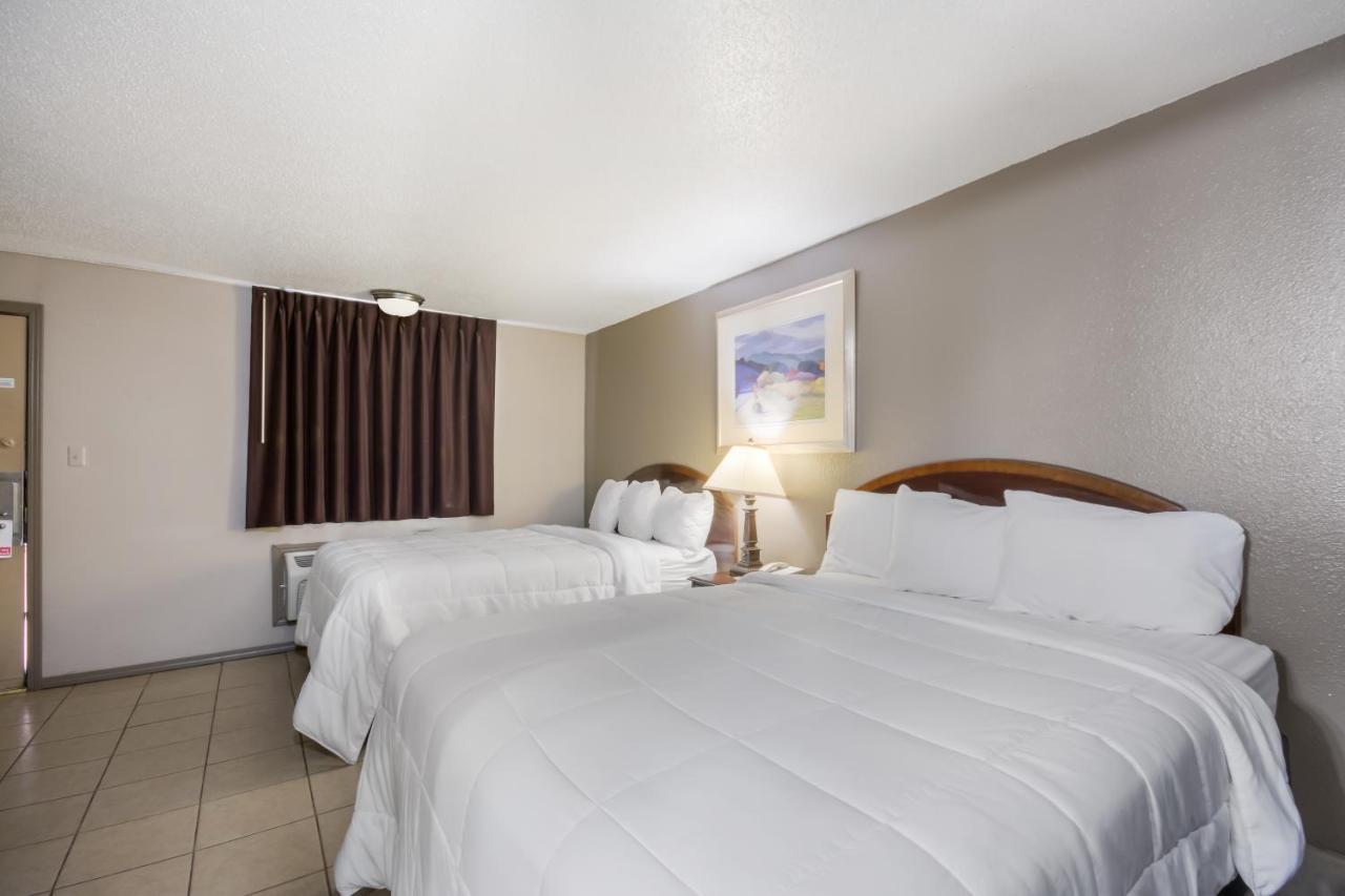 Americas Best Value Inn Woodward At 8Th St Exteriér fotografie