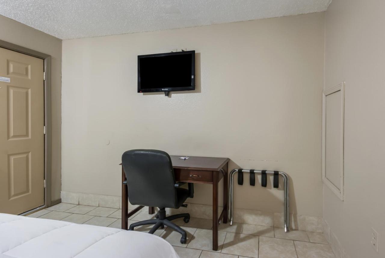 Americas Best Value Inn Woodward At 8Th St Exteriér fotografie