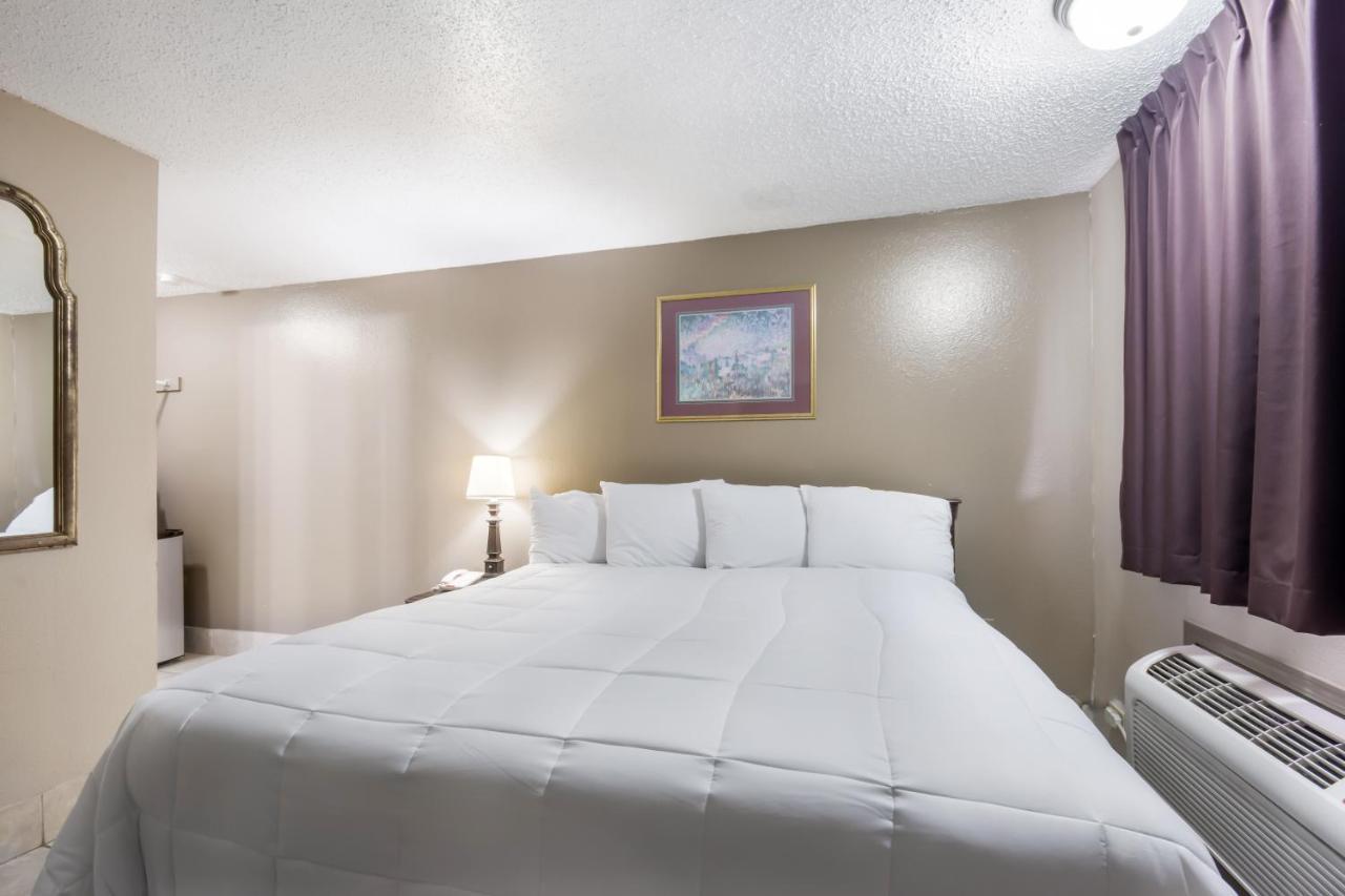 Americas Best Value Inn Woodward At 8Th St Exteriér fotografie