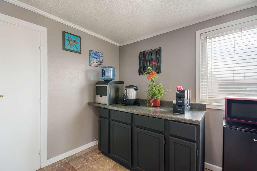 Americas Best Value Inn Woodward At 8Th St Restaurace fotografie