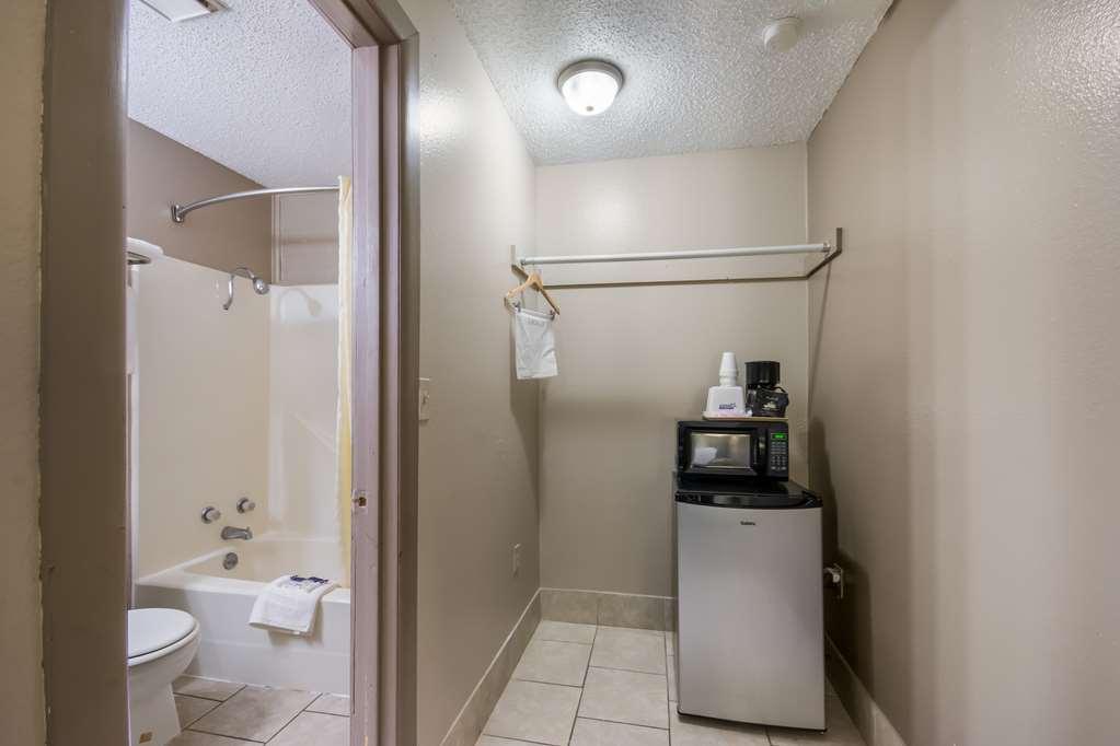 Americas Best Value Inn Woodward At 8Th St Pokoj fotografie