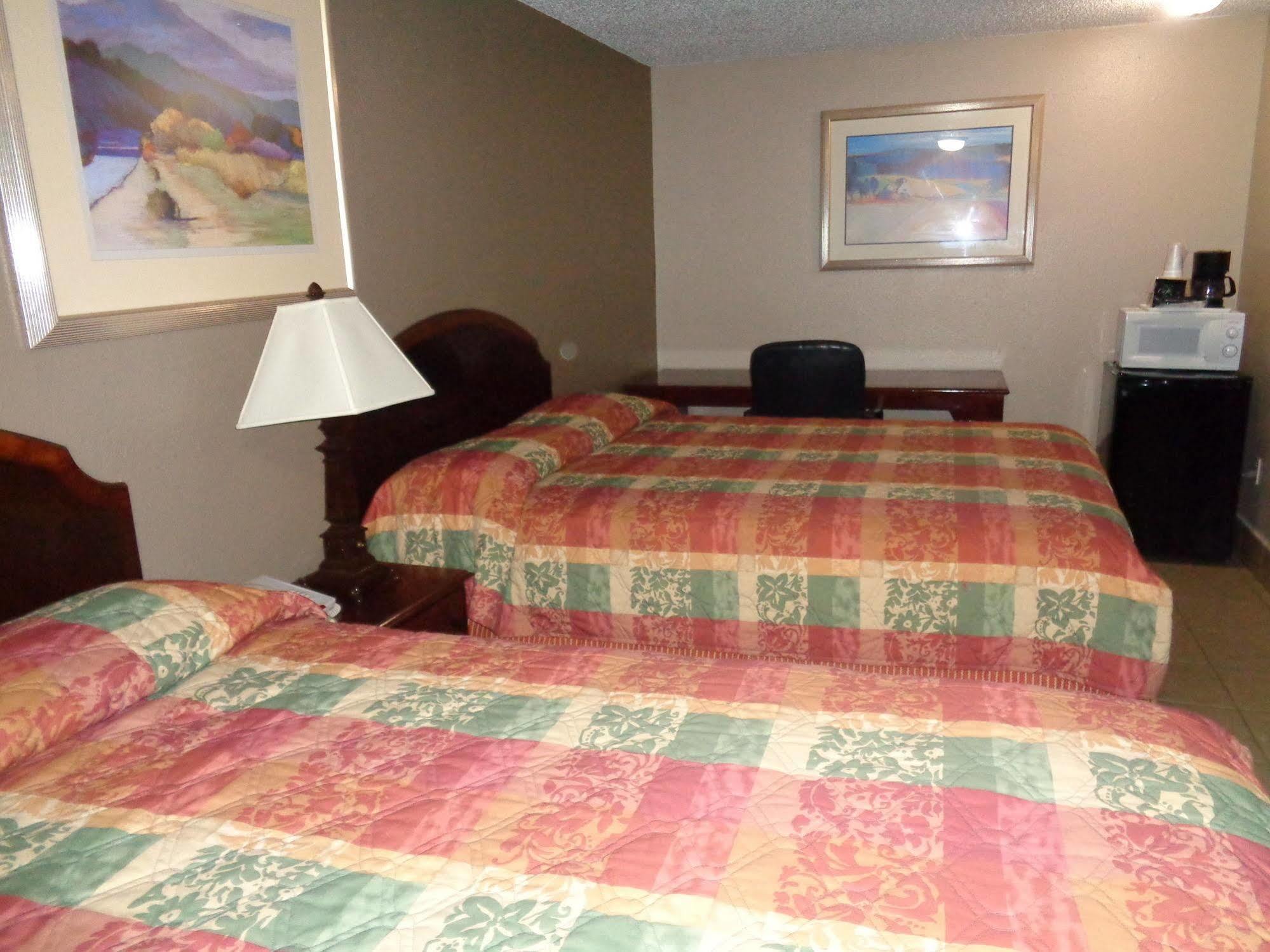 Americas Best Value Inn Woodward At 8Th St Exteriér fotografie
