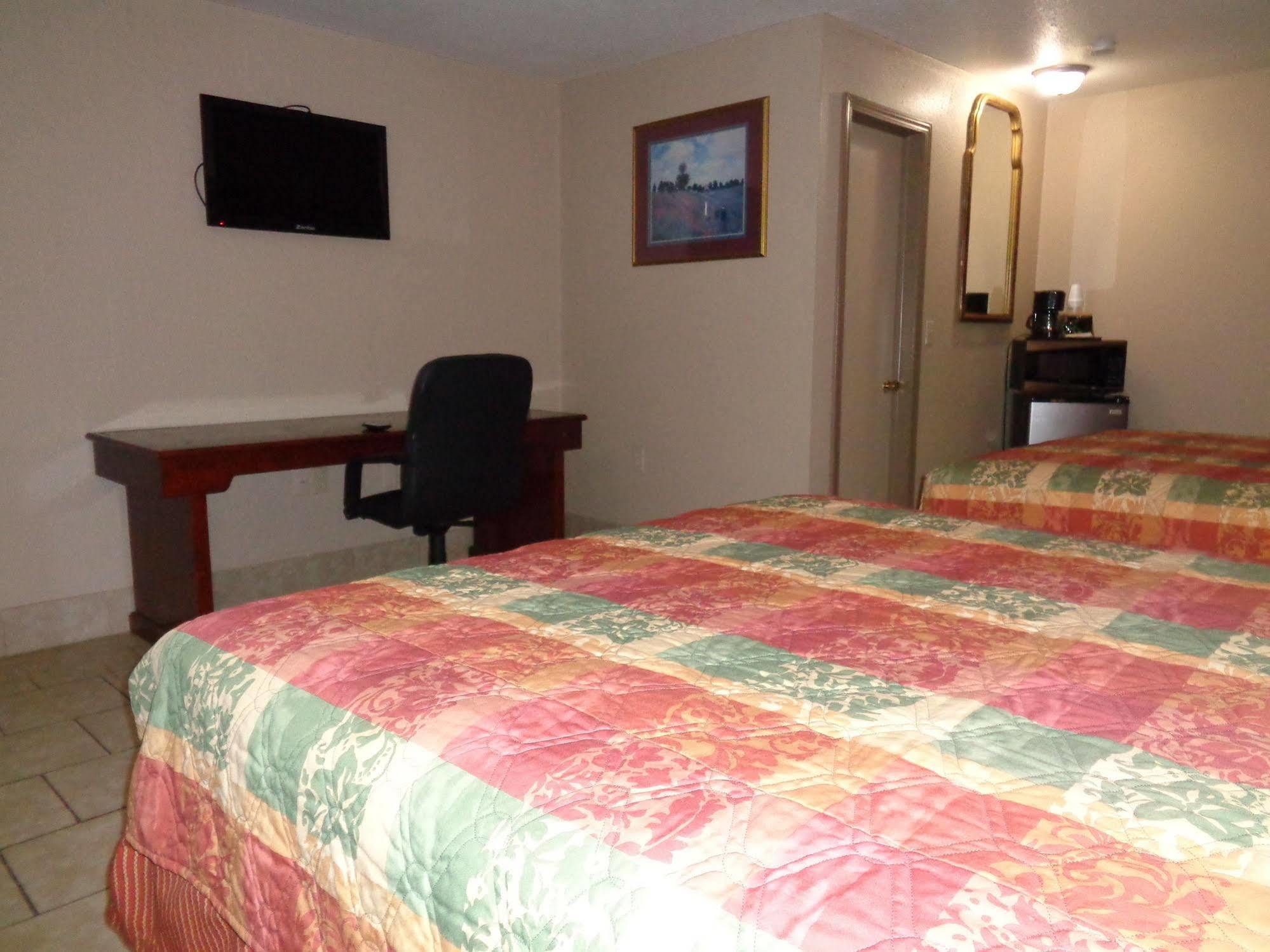 Americas Best Value Inn Woodward At 8Th St Exteriér fotografie