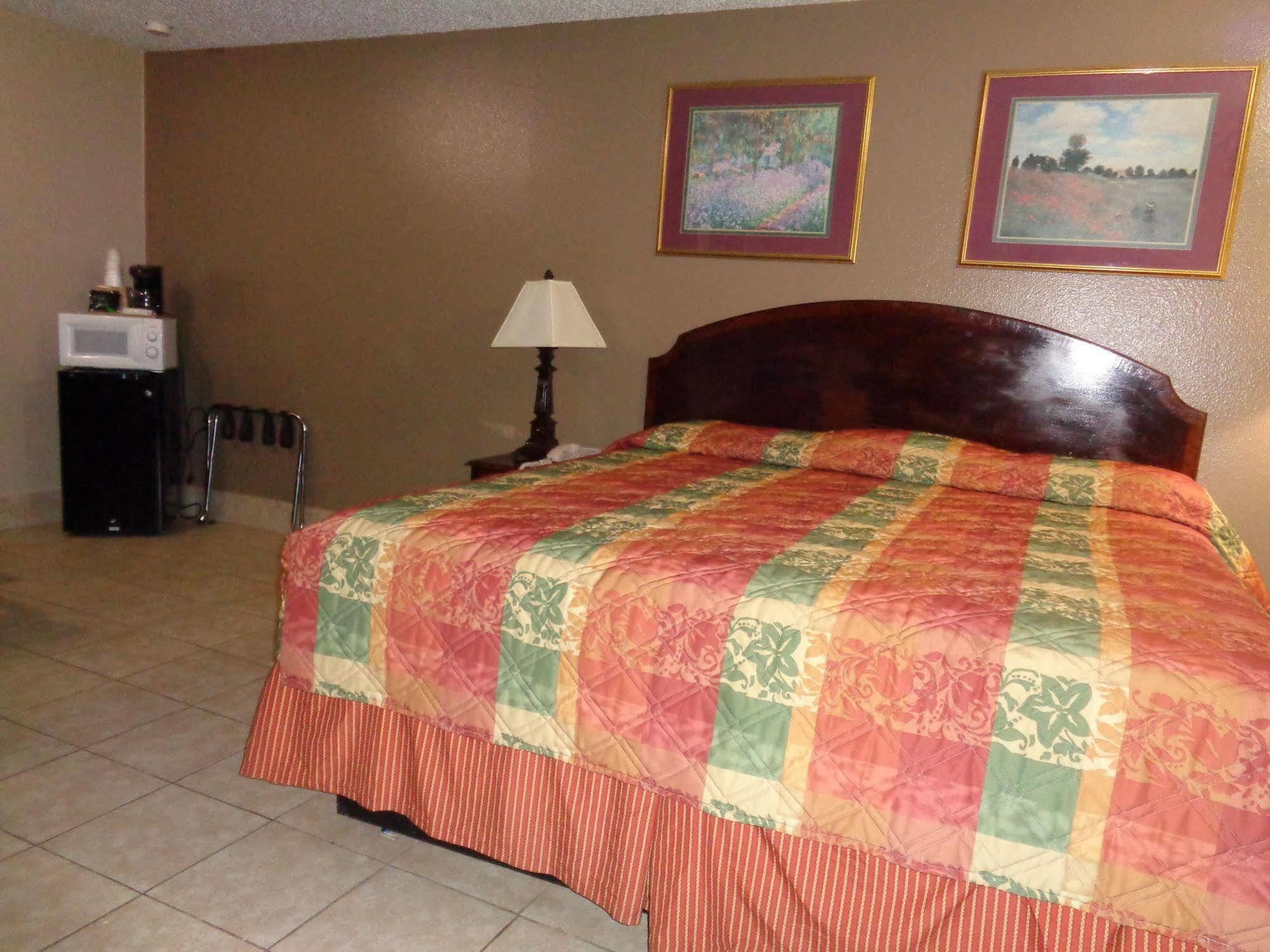 Americas Best Value Inn Woodward At 8Th St Exteriér fotografie